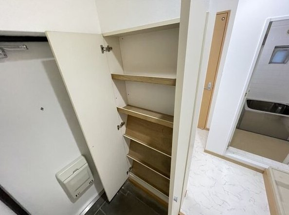 香里三井団地A6棟の収納|ちょっとした収納スペースも充実しています