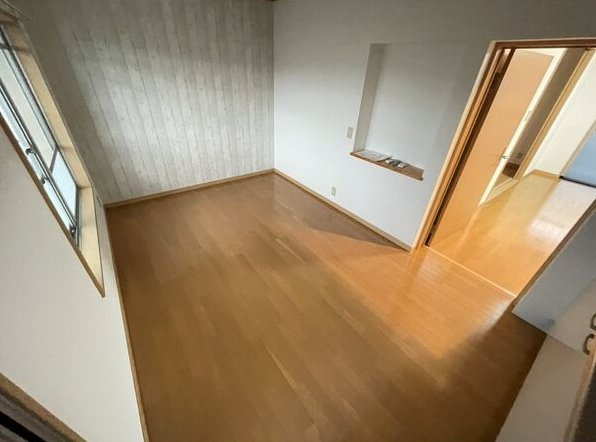 香里三井団地A6棟の洋室|落ち着いた色調の洋室です