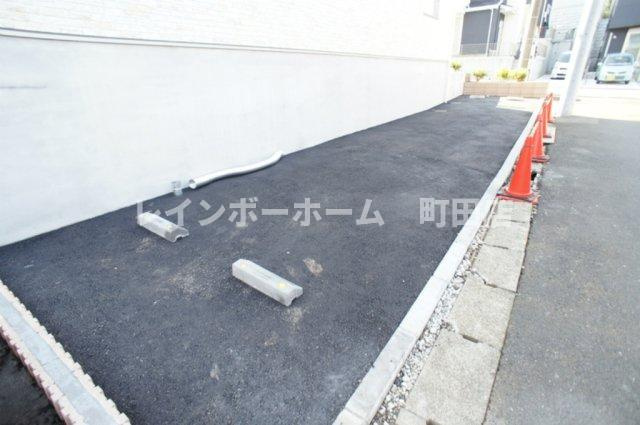 リブリ・モンターニュ町田※初期費用分割あと払いサービス利用可能物件の駐車場