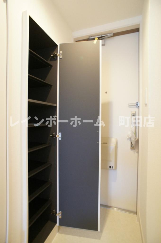 リブリ・モンターニュ町田※初期費用分割あと払いサービス利用可能物件の玄関