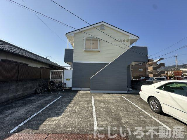 ヴィラ北浜の駐車場
