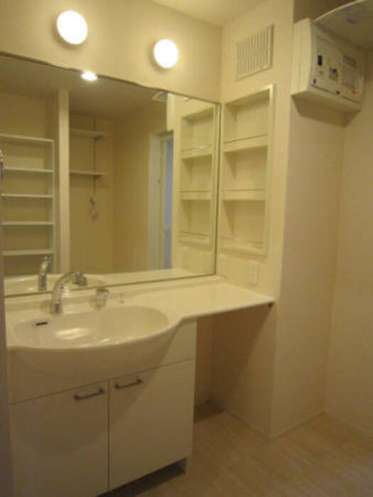 ビストロの洗面所|広い洗面スペースです★