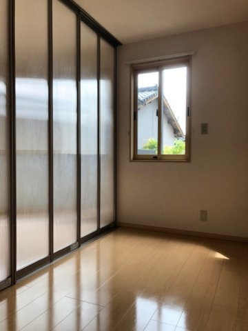 ラーン・サバーイの寝室|クローゼット付の寝室です☆