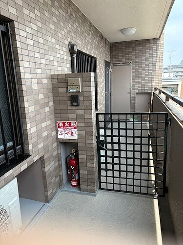 ライオンズマンション千里上山手の玄関