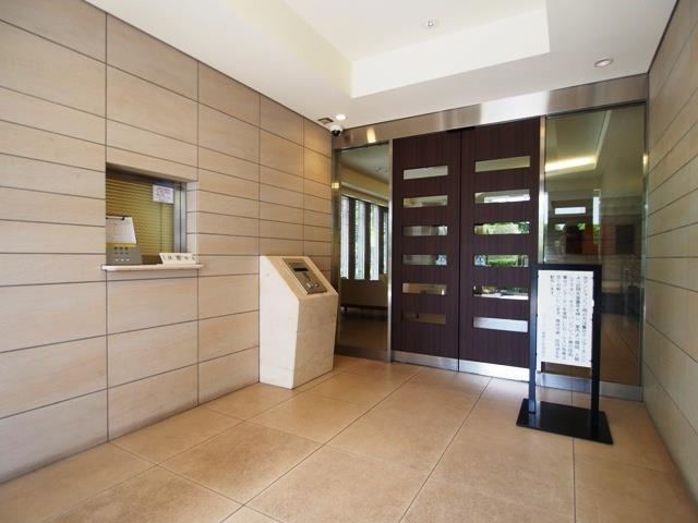 ロジュマン東豊中のエントランス