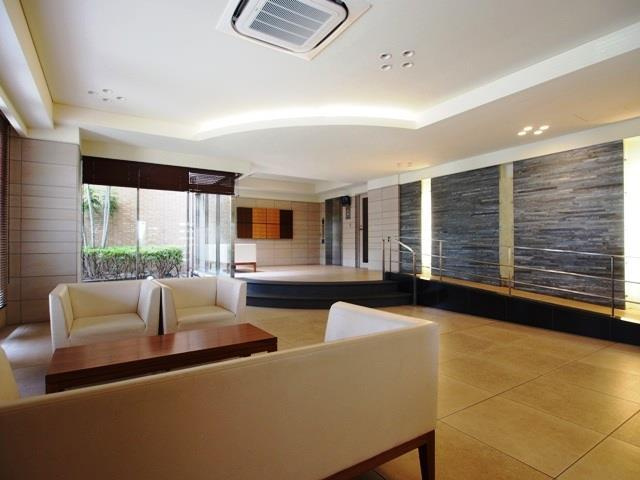 ロジュマン東豊中のロビー