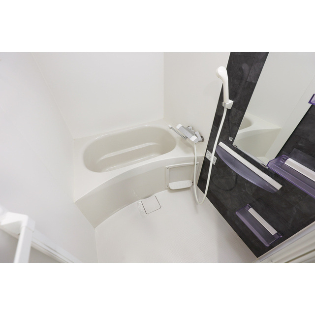 アドバンス江坂ラシュレの浴室