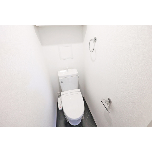 アドバンス江坂ラシュレのトイレ