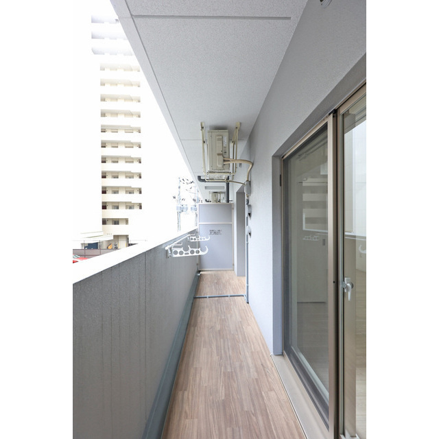 アドバンス江坂ラシュレのバルコニー