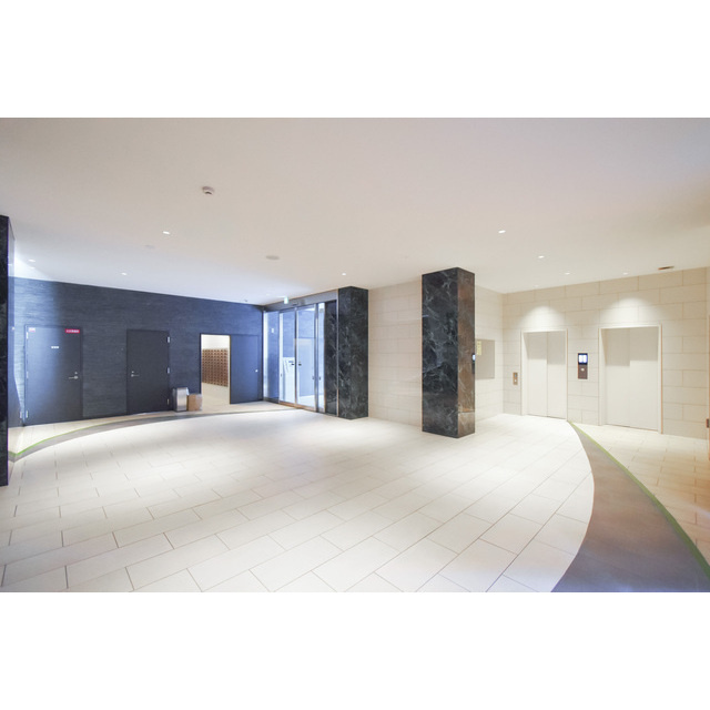 アドバンス江坂ラシュレの居間・リビング