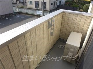 広島市安佐北区口田南２丁目のアパートのバルコニー