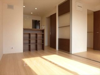 広島市安佐北区口田南２丁目のアパートの居間・リビング