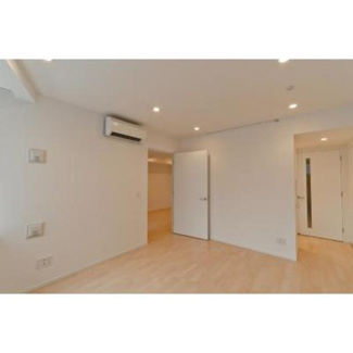 【居間・リビング】 | パークキューブ目黒タワー | ※写真は同タイプ住戸です。