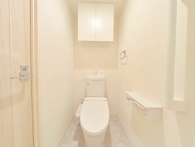 アルファスマート総社駅南のトイレ|・トイレ
収納スペースも付いており、清潔感あるトイレです！