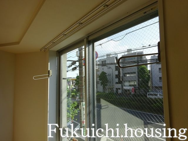 ZESTY千歳船橋のバルコニー|室内物干し