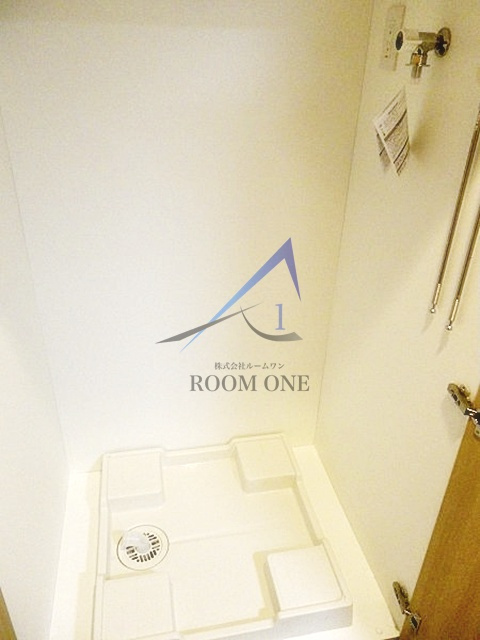 ルーブル武蔵小杉の設備|洗濯機置き場です。