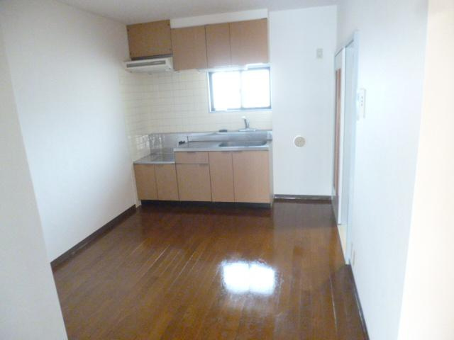 ロイヤルコートムラタ2の居間・リビング|おしゃれな居間です