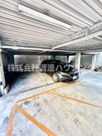 アパートメント松虫の駐車場|敷地内屋根付き、高さ2.2mまで。