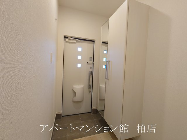 ノーブル柏Ａの玄関|同施工会社、同型タイプです