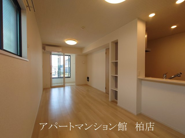 ノーブル柏Ａの居間・リビング|同施工会社、同型タイプです