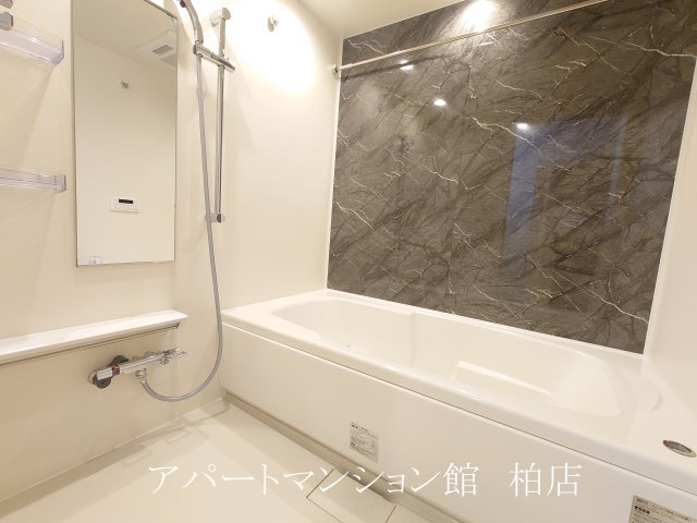 ノーブル柏Ａの浴室|同施工会社、同型タイプです