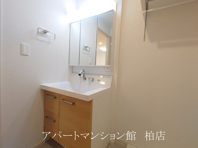 ノーブル柏Ａの独立洗面台|同施工会社、同型タイプです