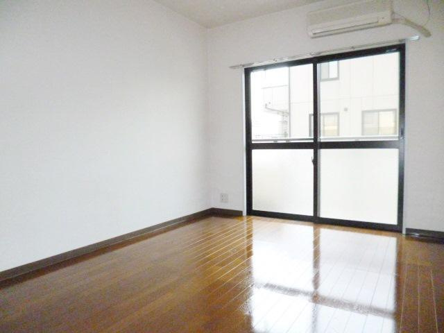 さいたま市桜区西堀２丁目の賃貸マンションの洋室|落ち着いた色調の洋室です