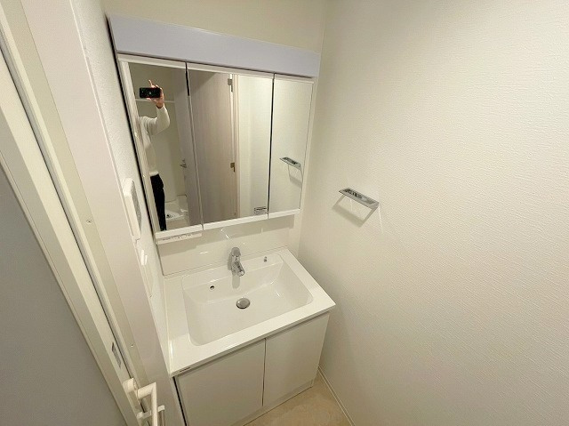 プレサンス神崎川ファインブレスの独立洗面台