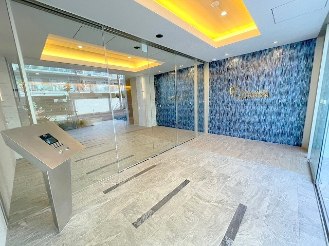 プレサンス神崎川ファインブレスのエントランス