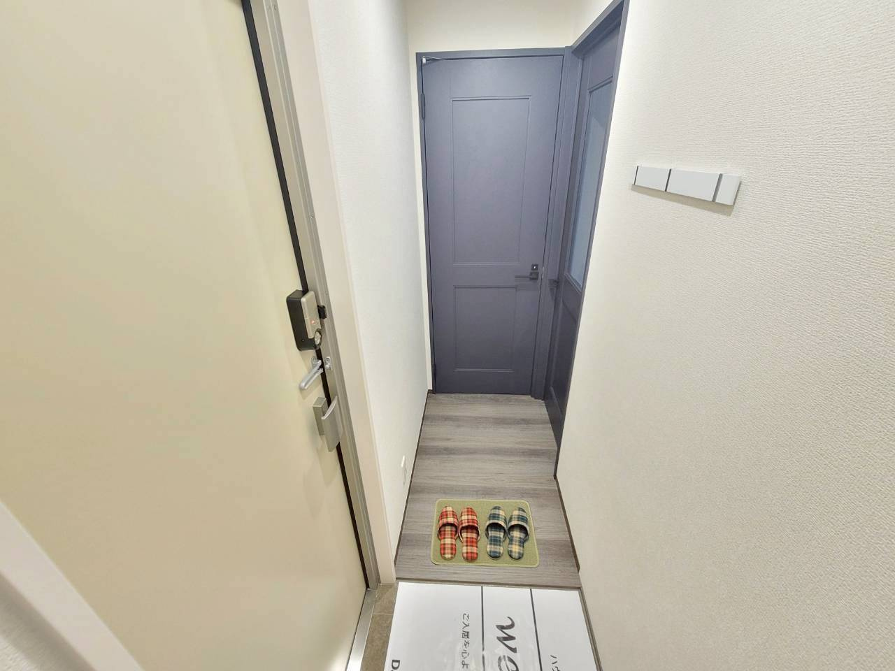 アベリアⅡ番館の玄関