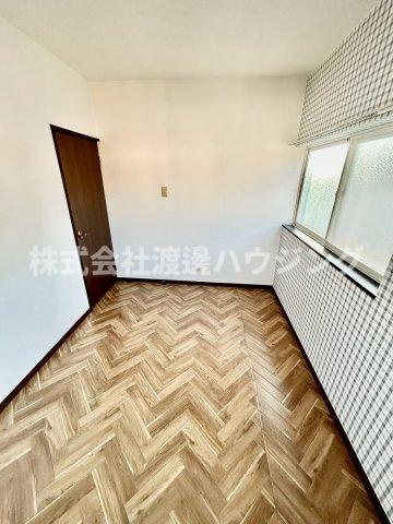 十八条一戸建の洋室