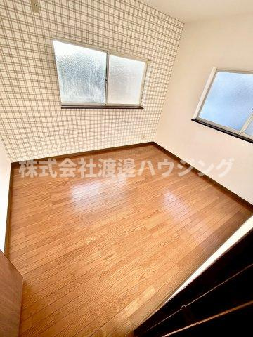 十八条一戸建の洋室