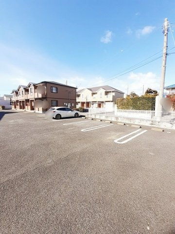 メゾンリファインＳの駐車場|駐車場完備です