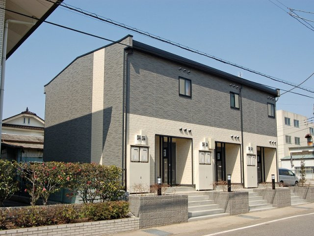 レオパレスウッド　ワークの外観|外観です