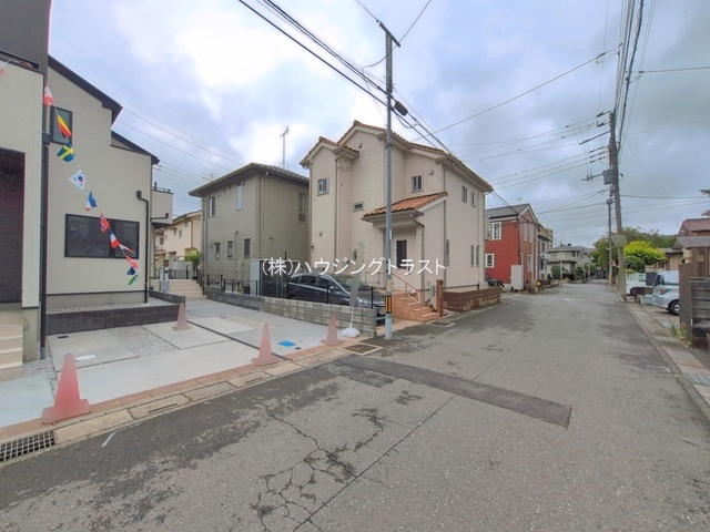 TIARA　所沢市 所沢新町2期　全２棟の前面道路含む現地写真