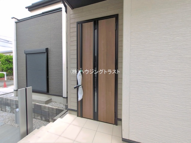 TIARA　所沢市 所沢新町2期　全２棟の玄関