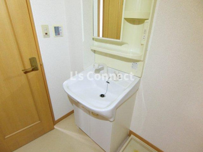 【洗面所】 | ＶＩＶＡＣＥ雷神Ｃ棟 | 朝の支度もスムーズな独立洗面台。