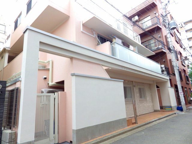 白山シルクハイツの外観