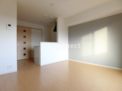 【居間・リビング】 | ソレイユ | アクセントクロス仕様のＬＤＫ。