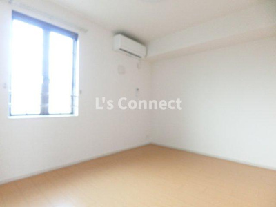 【その他】 | ソレイユ | 洋室にもエアコン付きです。