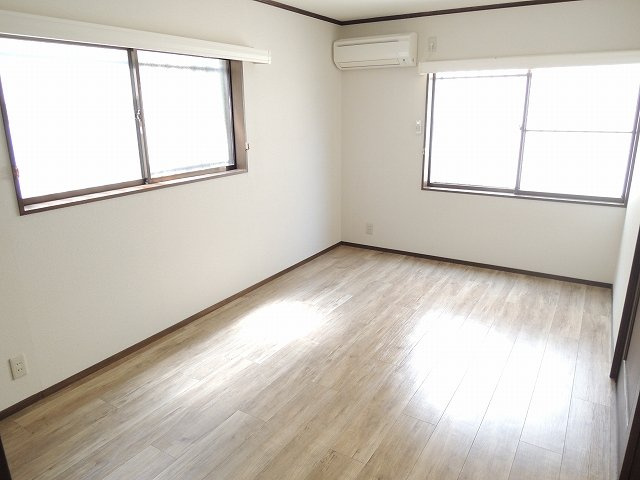 アーバンハイツ本駒込の洋室