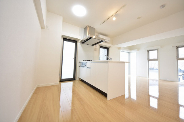 高宮ラ・ルースの居間・リビング