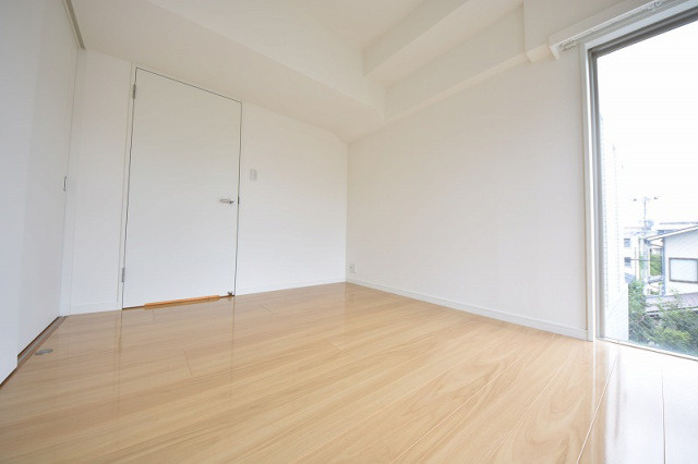 高宮ラ・ルースの居間・リビング