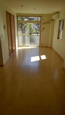 【居間・リビング】 | プラスパーハイツＢ