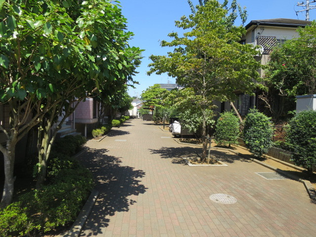 建物までのアプローチ部分です。