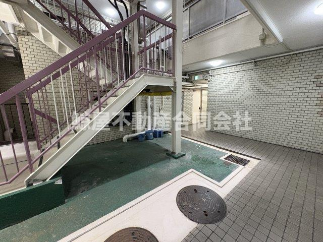 銀座ダイヤハイツのロビー|清潔なロビーです