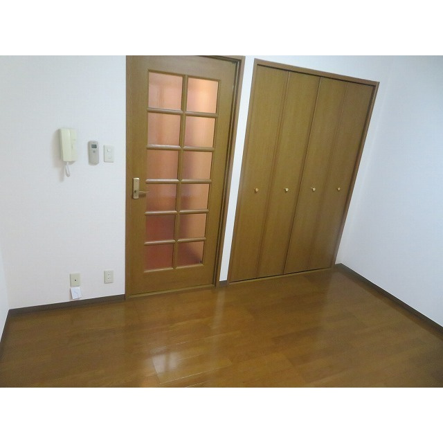 クレール・カサベルデの居間・リビング|洋室