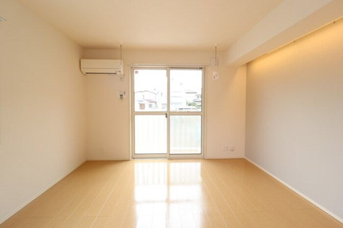 ラ・グラシューズの居間・リビング|洋室９帖