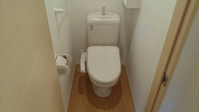 クロッシングⅡＢのトイレ|ゆったりとした空間のトイレです