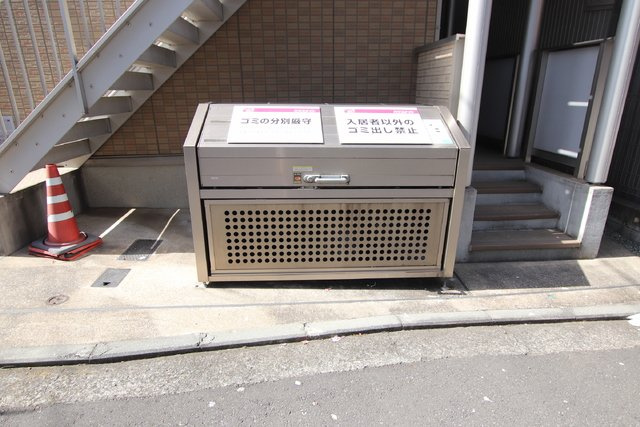 敷地内ゴミ置き場